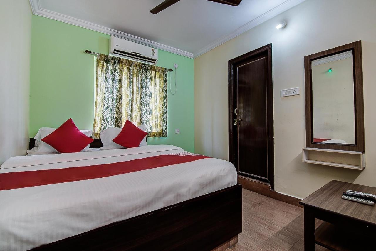 Hotel Oyo Lalitha Delight Visakhapatnam Exterior foto
