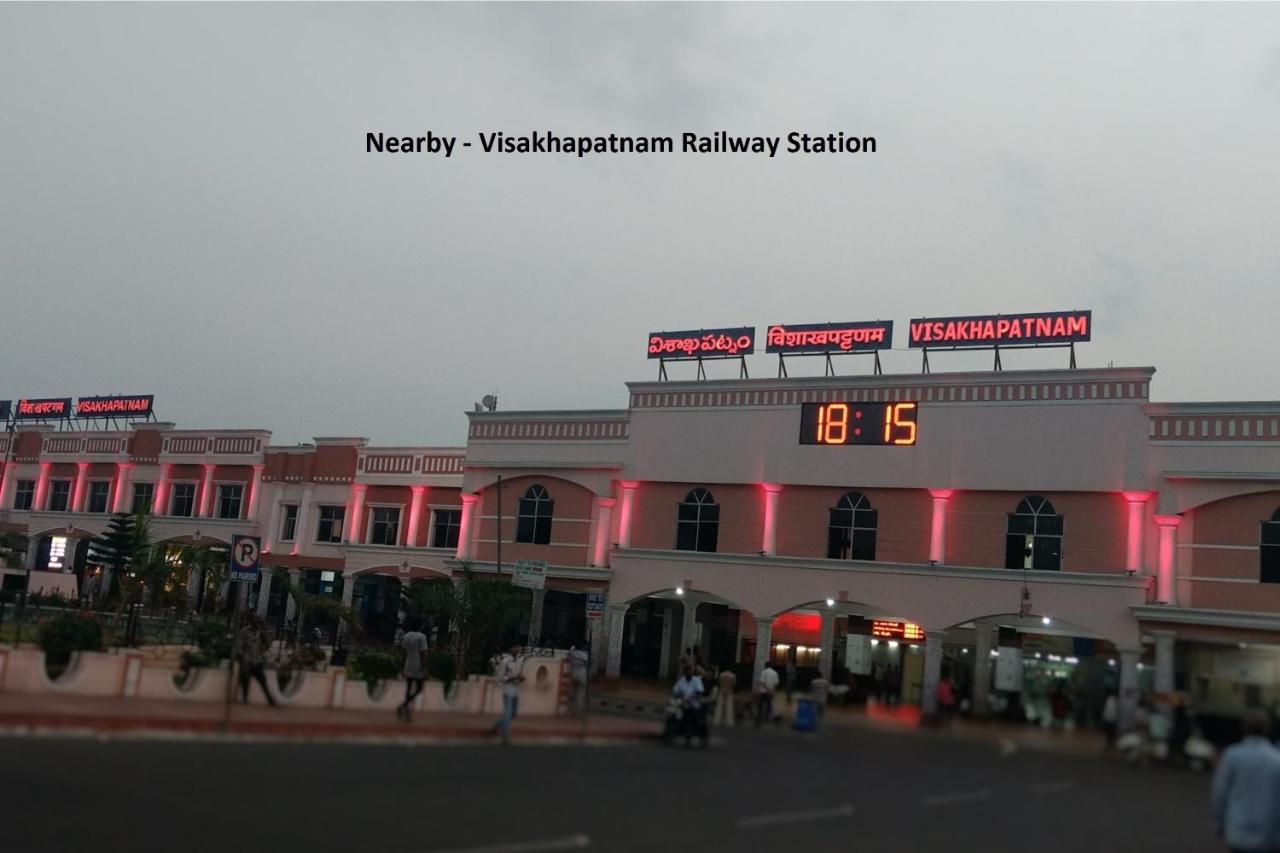 Hotel Oyo Lalitha Delight Visakhapatnam Exterior foto