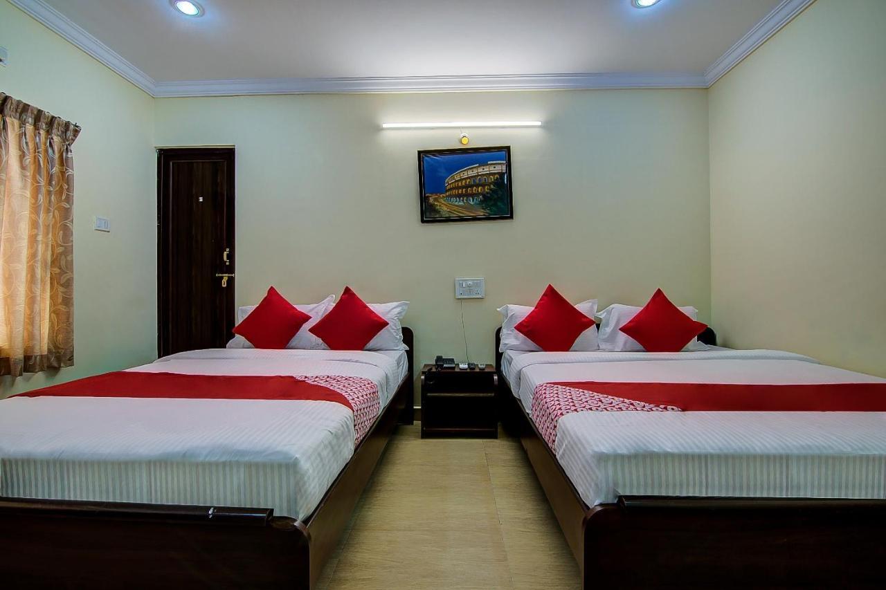 Hotel Oyo Lalitha Delight Visakhapatnam Exterior foto